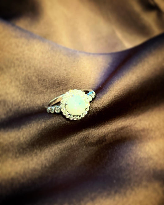 Eternal Halo Ring - Keepsakes in Diamond Halo