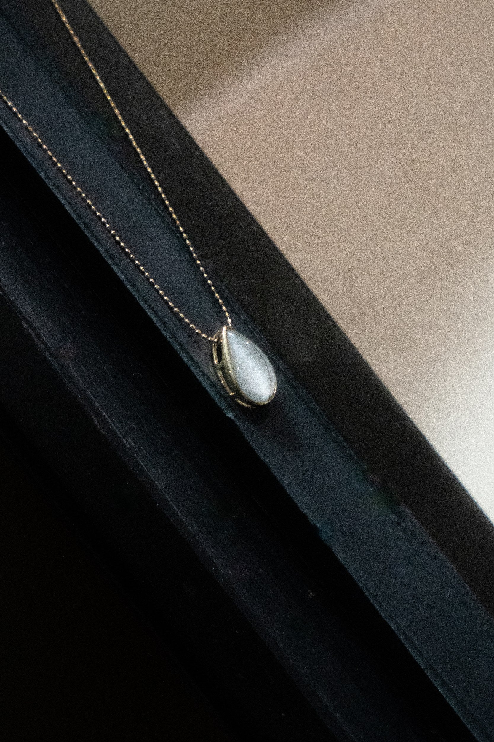 Dewdrop breastmilk keepsake necklace in solid gold for everyday wear