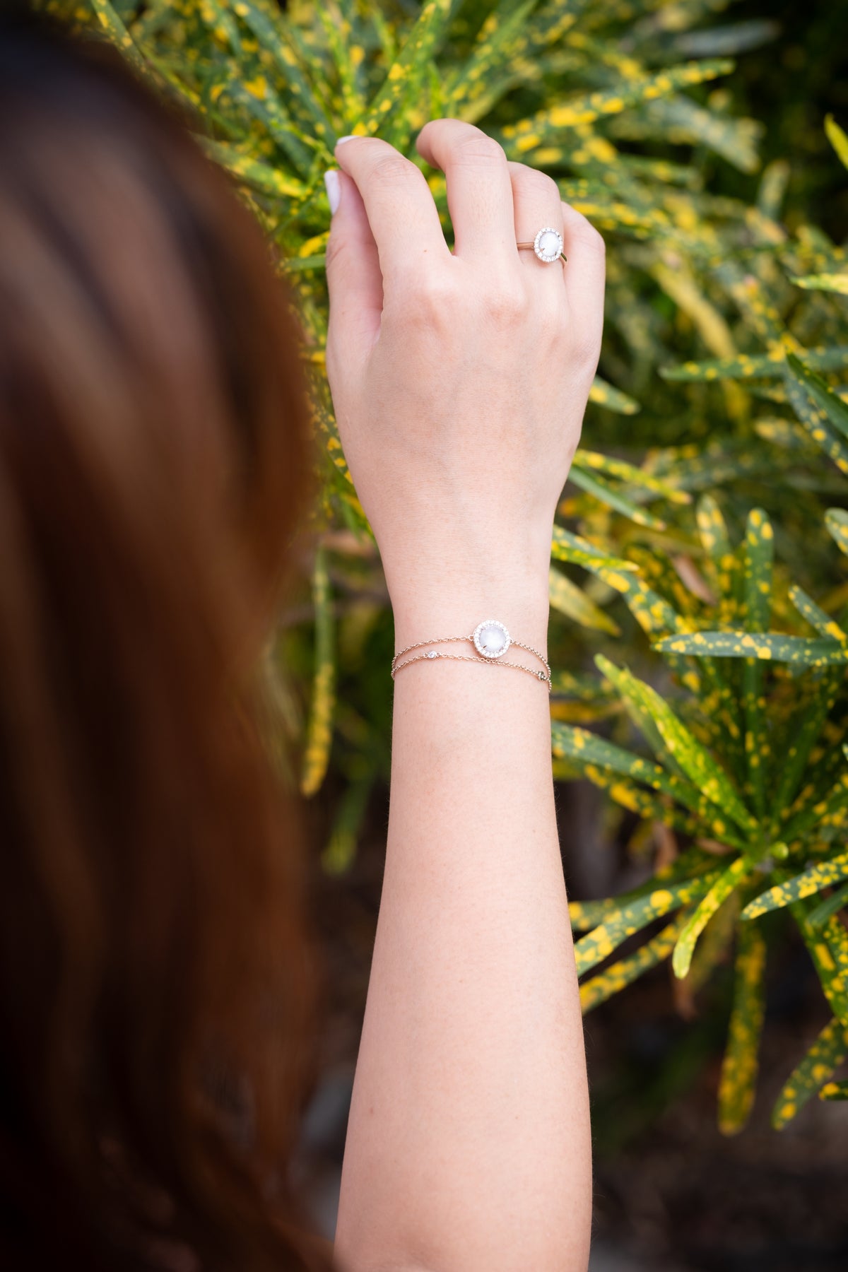 Illumine Halo breastmilk keepsake bracelet in solid gold with diamond accents